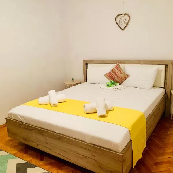 cazare cu tichete de vacanta la Ultracentral Apartment With All You Need: Wifi, Tv, Ac, Washer, Coffe - Timisoara